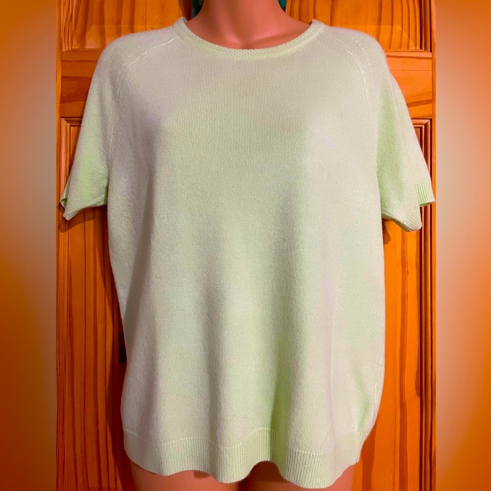 Designers Originals luxelon medium short sleeve sweater.